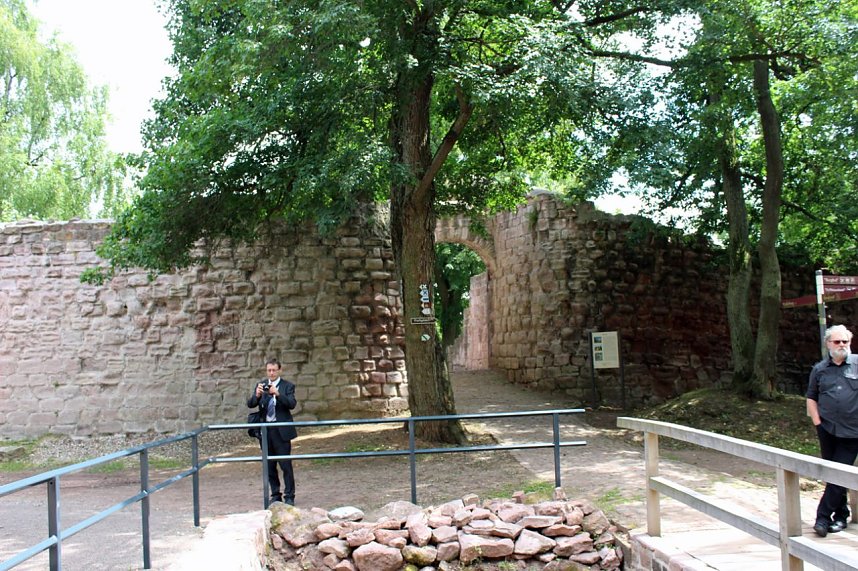 Schicker Eingangsbereich am Kyffh&auml;userdenkmal