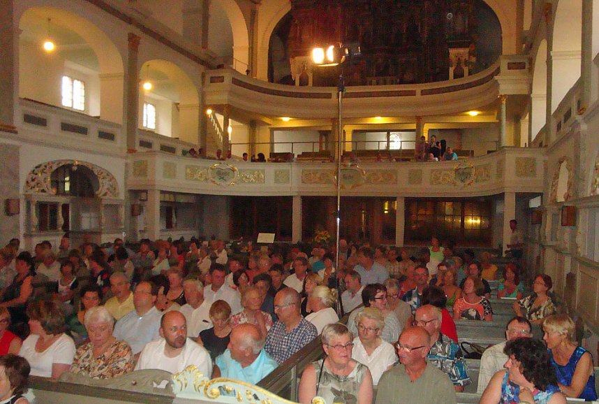 F&uuml;nf M&auml;nnerstimmen lassen die Unterkirche erklingen