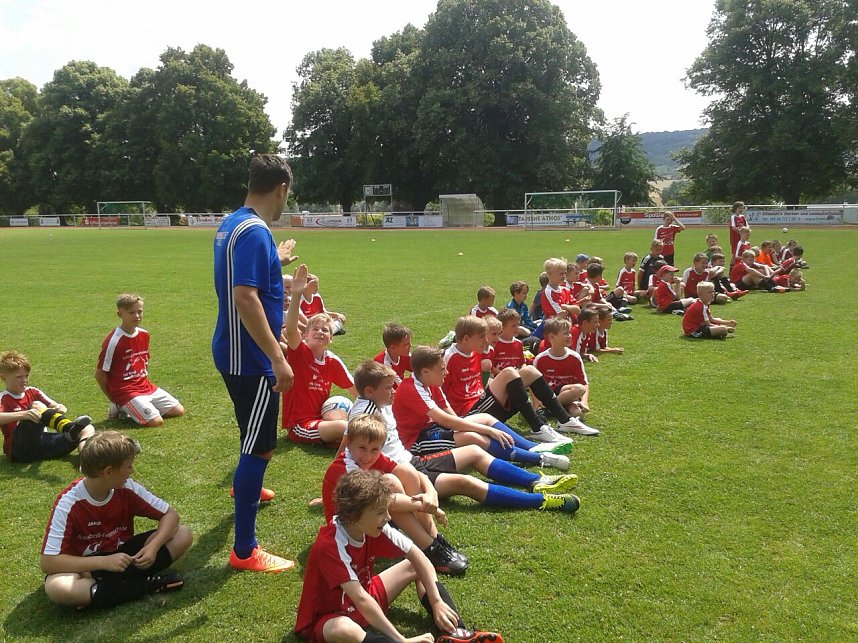 Fu&szlig;ballferienschule auch 2015 wieder ein voller Erfolg