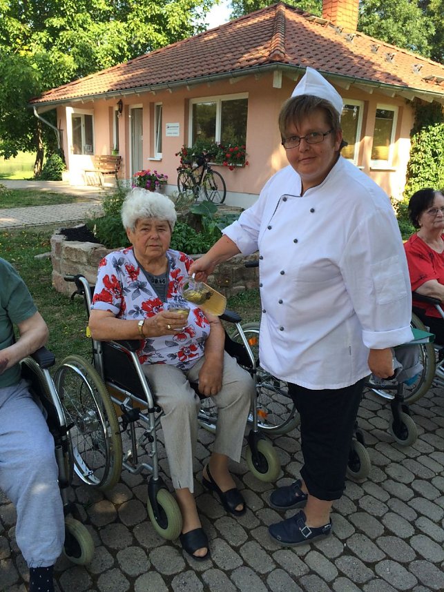 Erfrischende Abk&uuml;hlung im Schlosspark