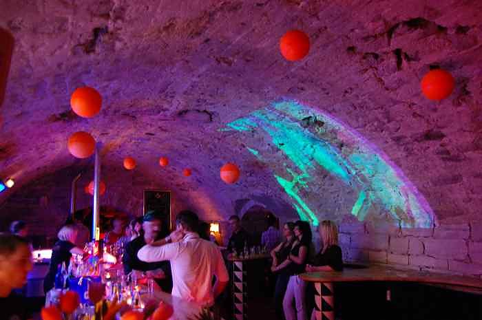 Think Orange Party im Grease