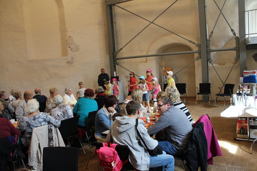 Stimmung beim Treff der Generationen