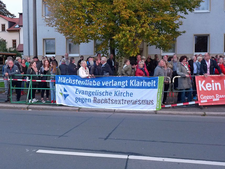 Demonstration und Gegendemonstration (2)