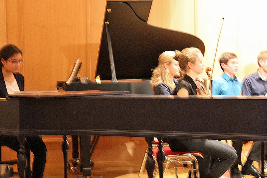 Teils ungewohnte Kl&auml;nge im Marstall