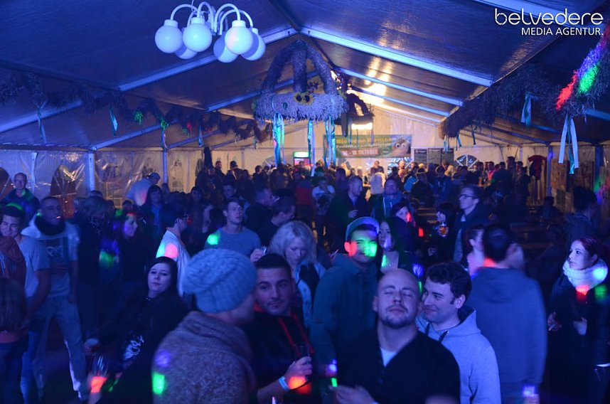 Club-Nacht er&ouml;ffnete Kirmes in Bielen