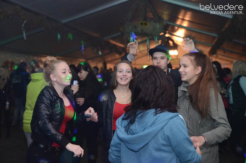 Club-Nacht er&ouml;ffnete Kirmes in Bielen