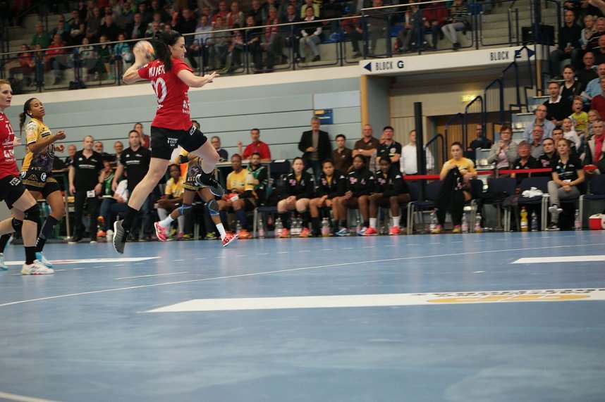 Mit einem Unentschieden startet der THC in die Champions League