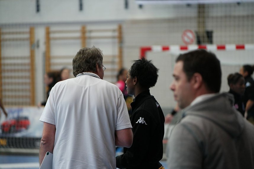 Mit einem Unentschieden startet der THC in die Champions League