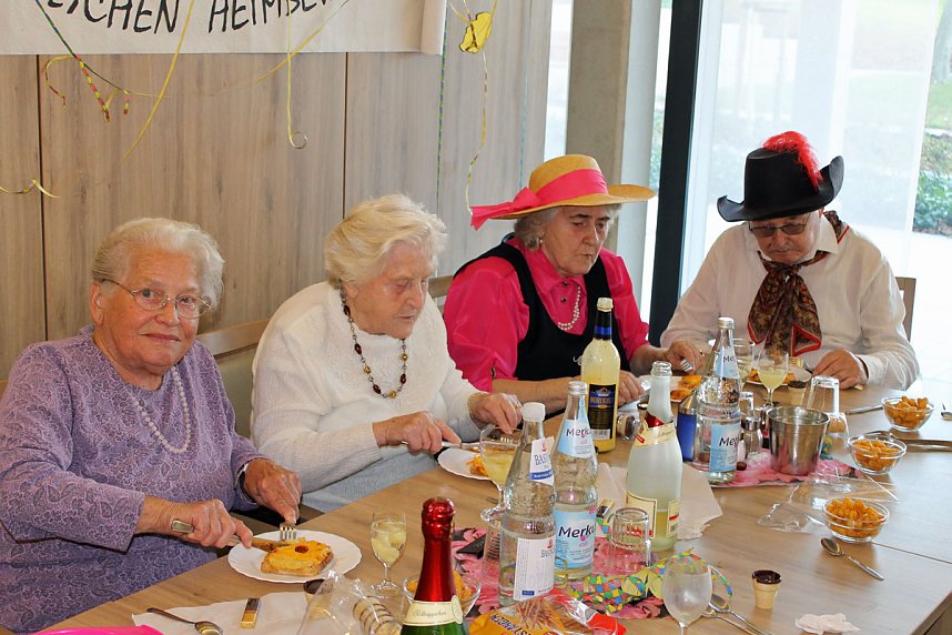 Faschingsauftakt im Haus am Wippertor