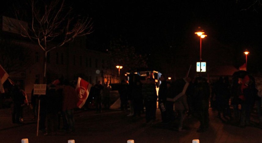 Demonstration und Gegendemonstration (1)