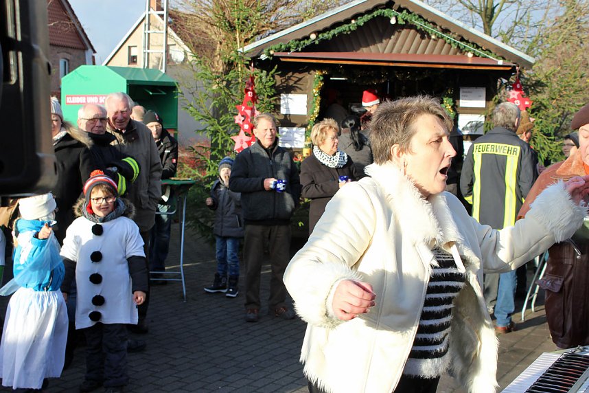 In Jecha kam der Nikolaus mit der Feuerwehr