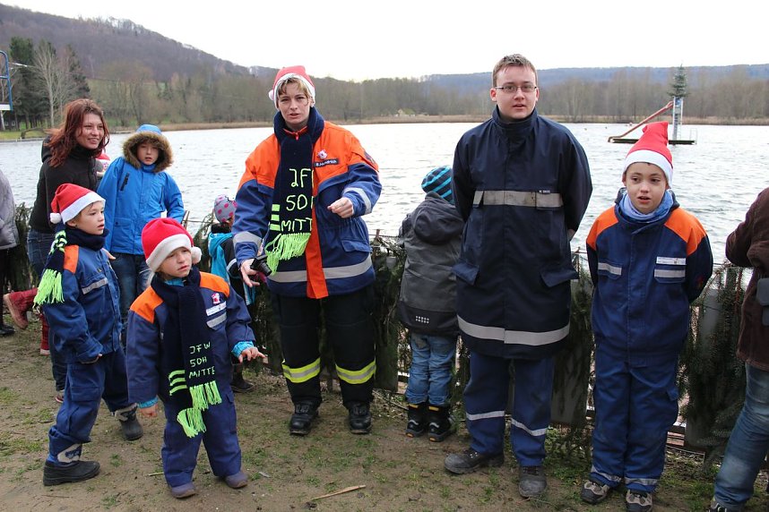 Weihnachtstauchen am Bebraer Teich