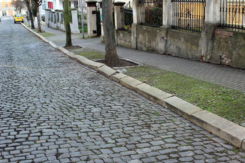 Instandsetzung der G&ouml;ldnerstra&szlig;e wegen Radweg?