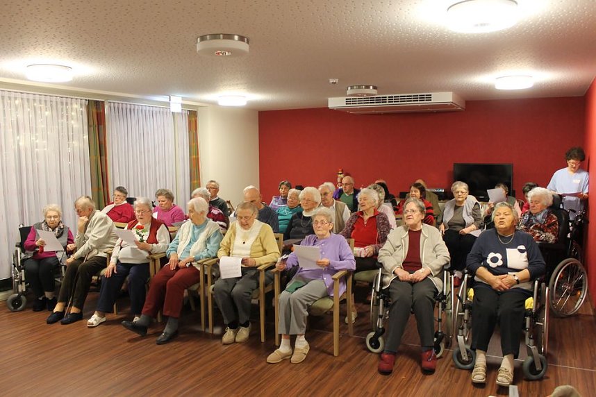 Glitzernde Premiere einer M&auml;rchenstunde