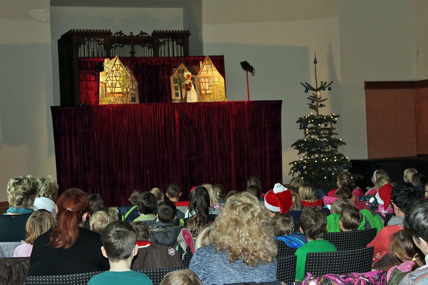 Mit Puppentheater gestartet