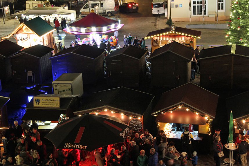 Gut besuchter Weihnachtsmarkt