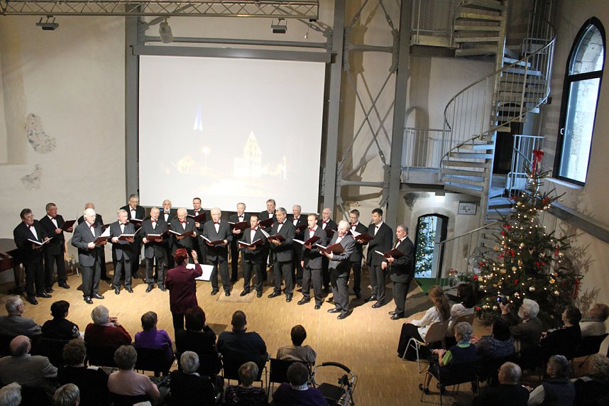 Beschwingtes und besinnliches Weihnachtskonzert