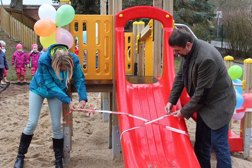 Zum 60. Spielger&auml;te und eine Torte