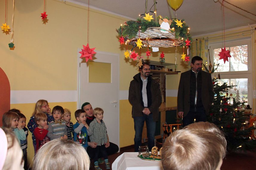 Zum 60. Spielger&auml;te und eine Torte