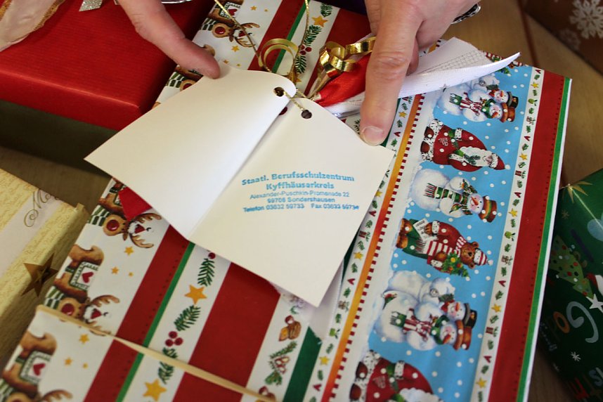 Weihnachtsp&auml;ckchen an Asylbewerber