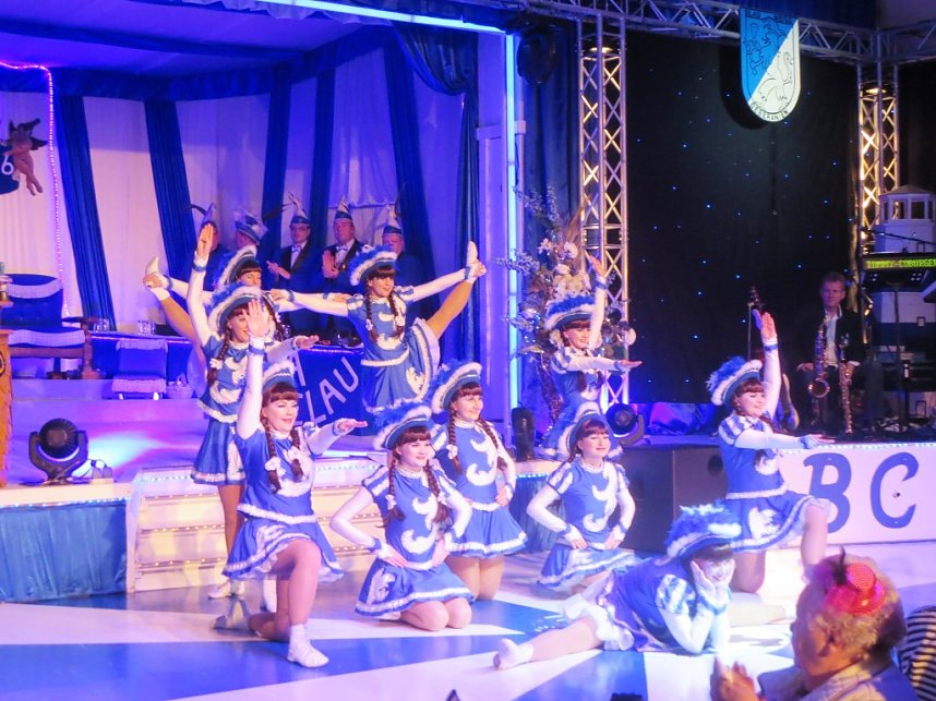 Narrenvolk feiert in Bebra