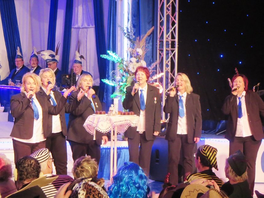 Narrenvolk feiert in Bebra