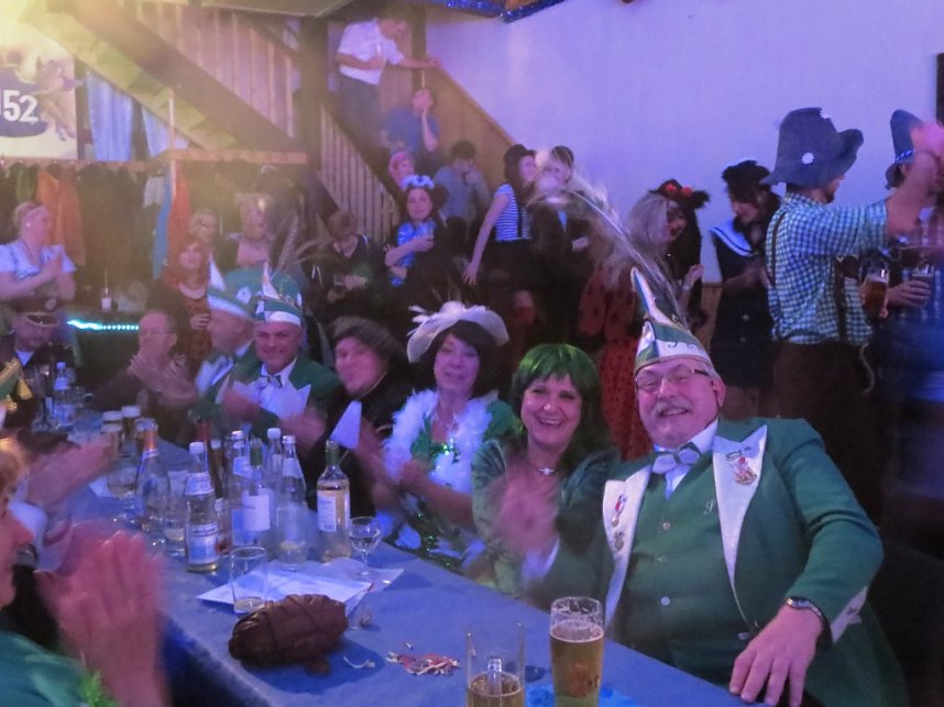 Narrenvolk feiert in Bebra