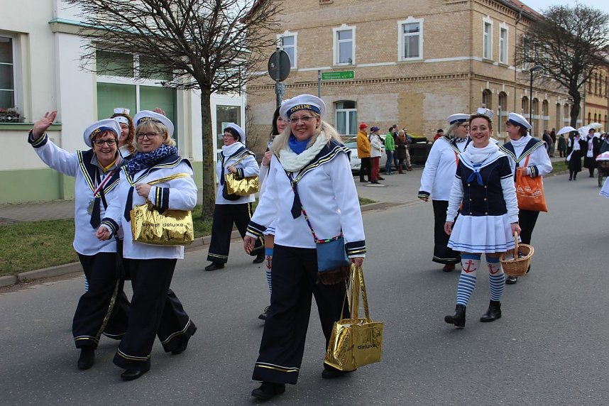 Gut besuchter Rosensonntagsumzug