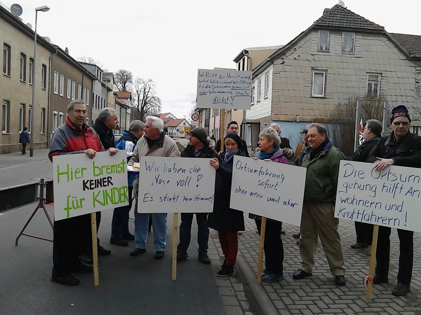 Demo in Greu&szlig;en f&uuml;r Ortsumfahrung