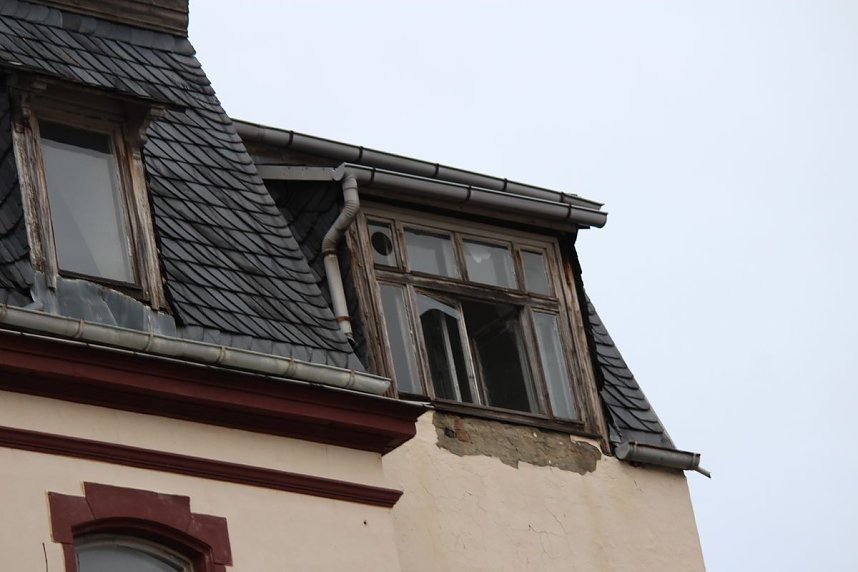 Sanieren, abrei&szlig;en oder einst&uuml;rzen lassen?