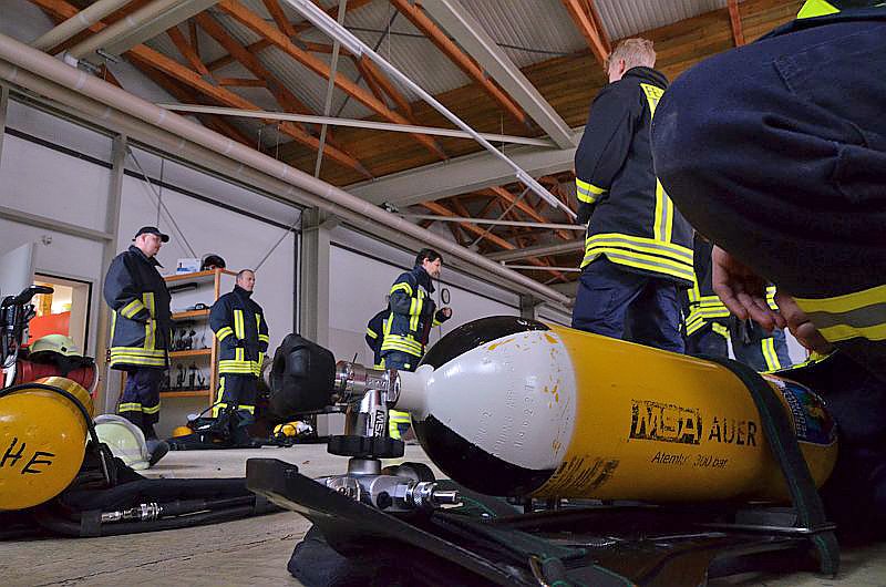 Atemschutzger&auml;tetr&auml;ger Lehrgang 2016 in der Feuerwehr Greu&szlig;en