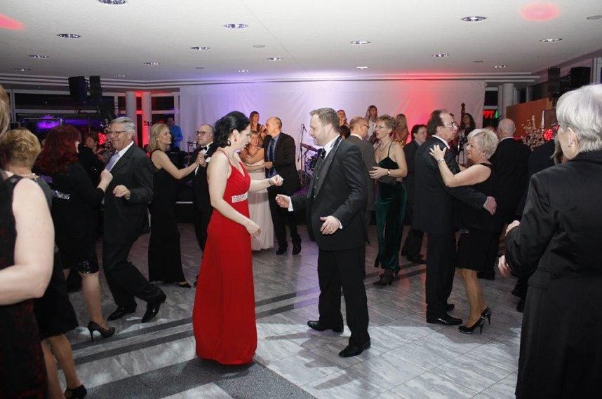 21. Fr&uuml;hlingsball im Autohaus Peter