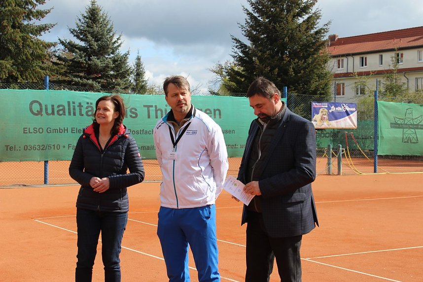 Tennis: Saisonstart beinahe in Wei&szlig;