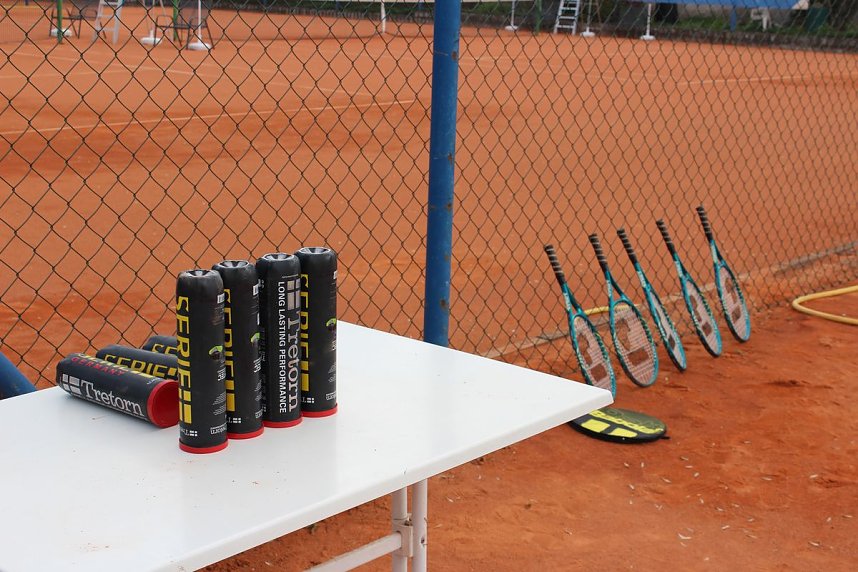 Tennis: Saisonstart beinahe in Wei&szlig;