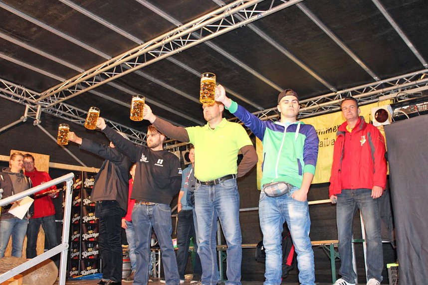 Maibaumk&ouml;nig im Stechen ermittelt