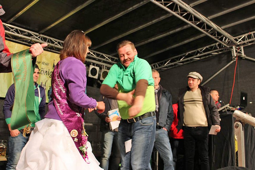 Maibaumk&ouml;nig im Stechen ermittelt