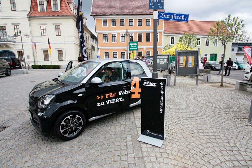 Peter-Flotte vor dem Schwan