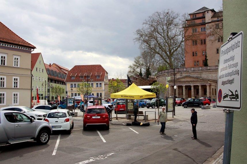 Peter-Flotte vor dem Schwan