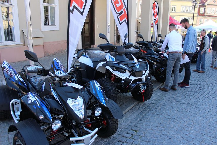 Autos &uuml;ber Autos und mehr