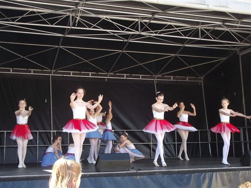 Autofr&uuml;hling in Sondershausen mit dem Tanzstudio Radeva