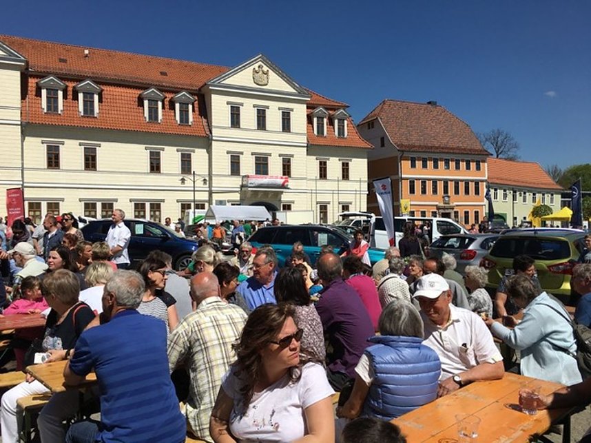 Autofr&uuml;hling in Sondershausen mit dem Tanzstudio Radeva
