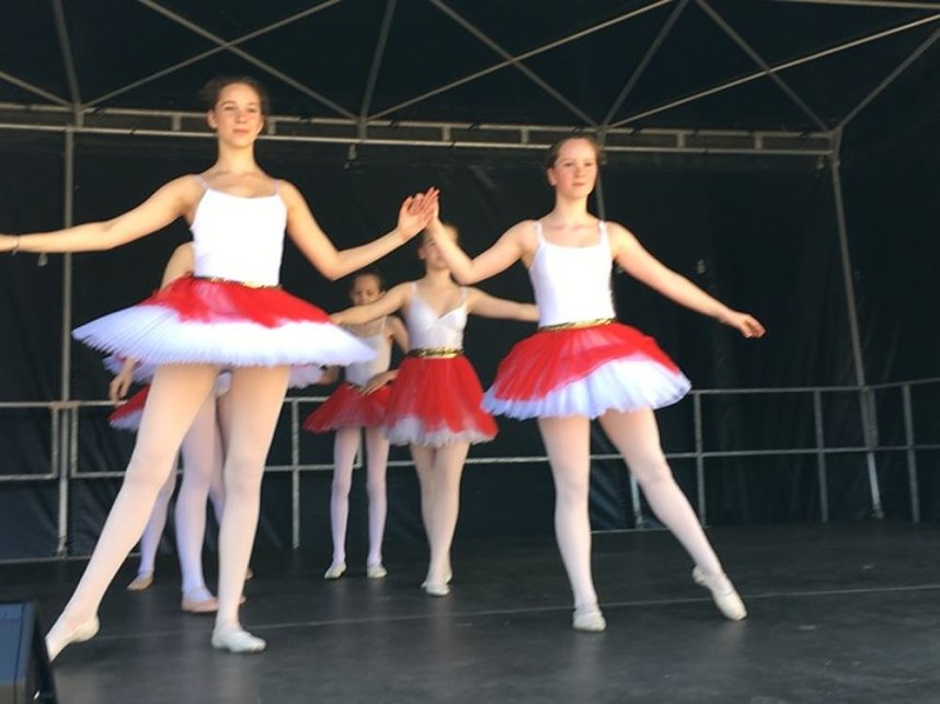 Autofr&uuml;hling in Sondershausen mit dem Tanzstudio Radeva