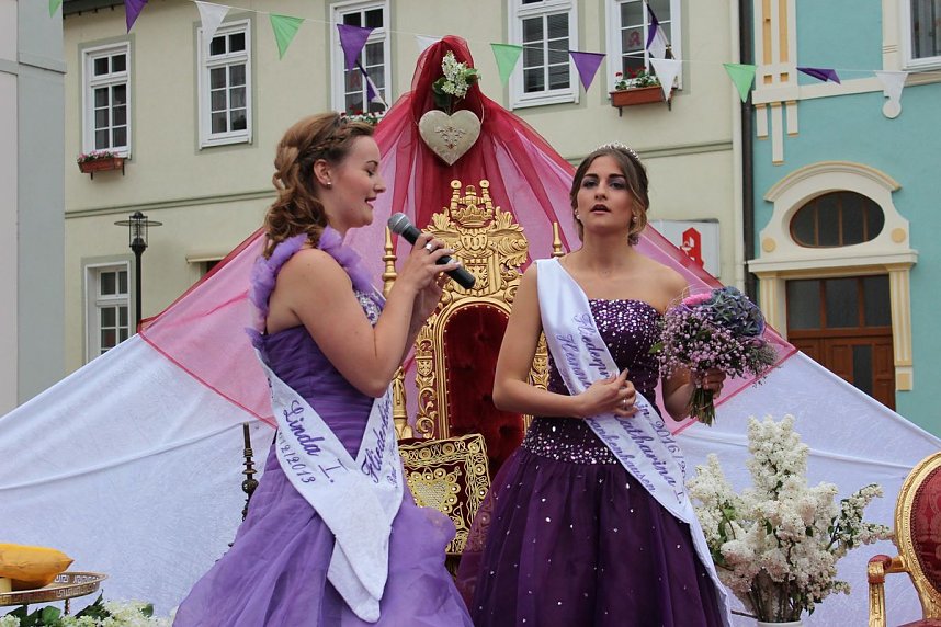 Fliederprinzessin in Amt eingef&uuml;hrt