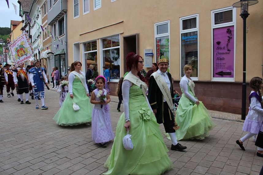 24. Fliederfest er&ouml;ffnet