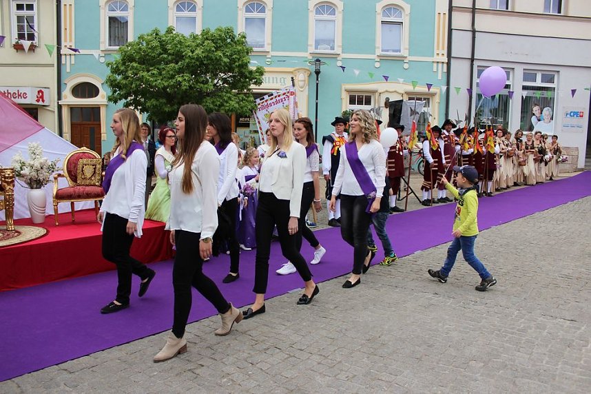 24. Fliederfest er&ouml;ffnet