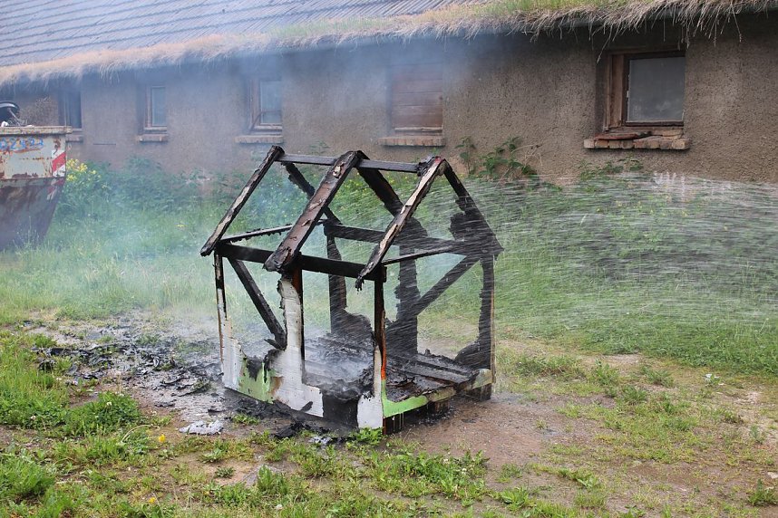 Hausbrand - Beifall geklatscht