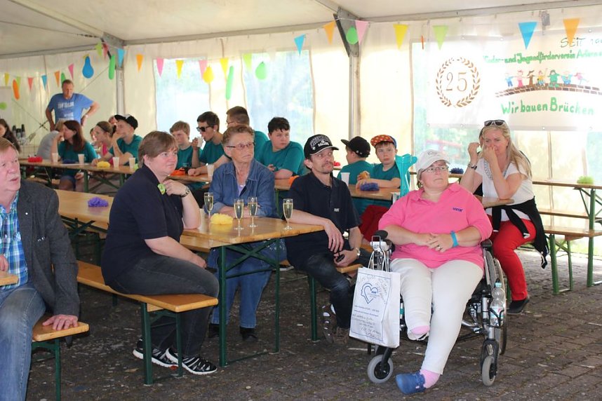 "Wir bauen Br&uuml;cken"