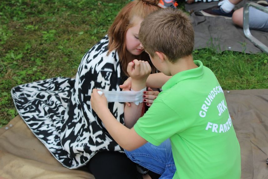 DRK-Jugend ma&szlig; sich im Wettkampf