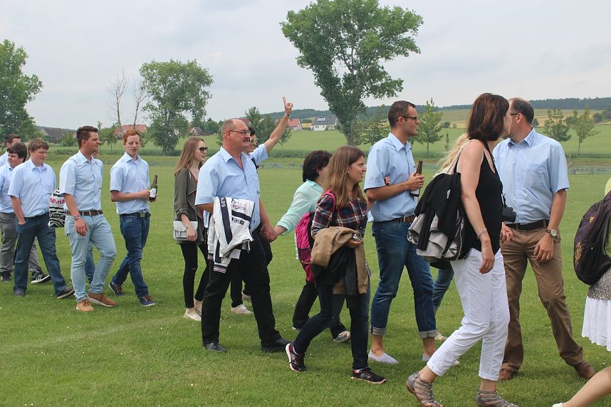 Laubk&ouml;nig gekr&ouml;nt - Geheimnis der Hofdamen gel&uuml;ftet!