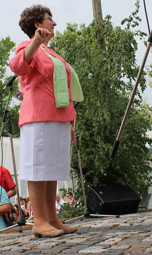 Laubk&ouml;nig gekr&ouml;nt - Geheimnis der Hofdamen gel&uuml;ftet!